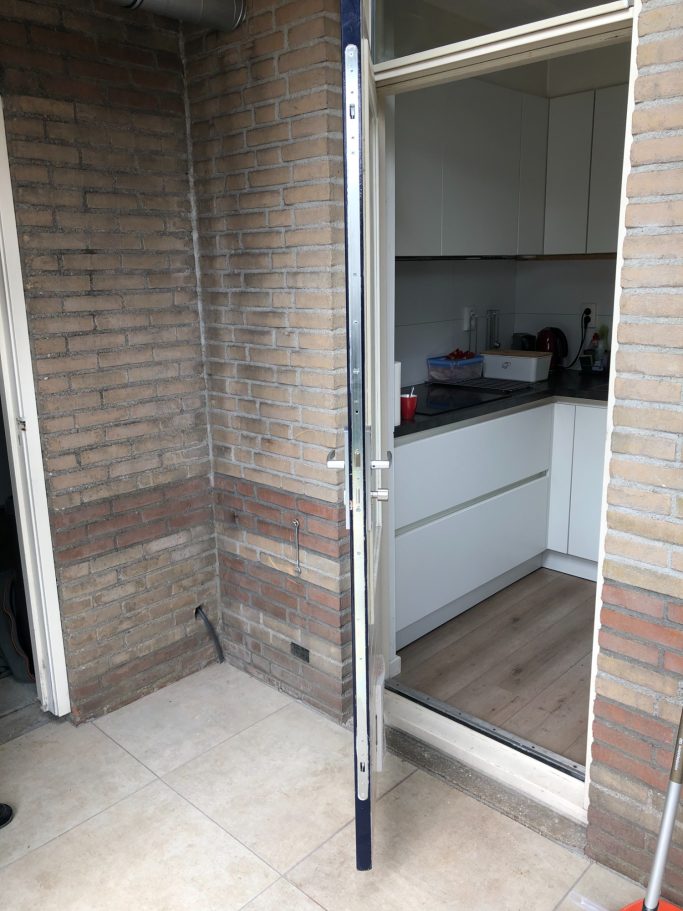 Het strakke eindresultaat van een veilig ingefreesde driepuntssluiting met SKG*** keurmerk.